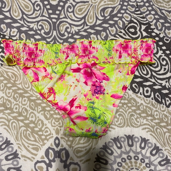 Brand new Victoria’s Secret Bikini bottom - Picture 4 of 4